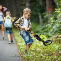 Dětský detektor kovů, lehký detektor kovů s vodotěsnou vyhledávací cívkou, nastavitelná vysoká citlivost juniorského detektoru k